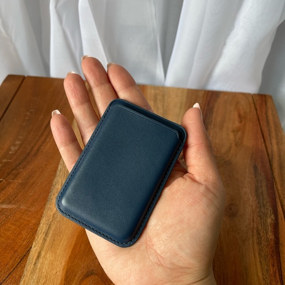 MagSafe Wallet - Picture 4 of 6